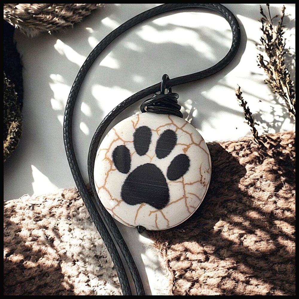 5 For $25💫Canine Pawprint Pendant